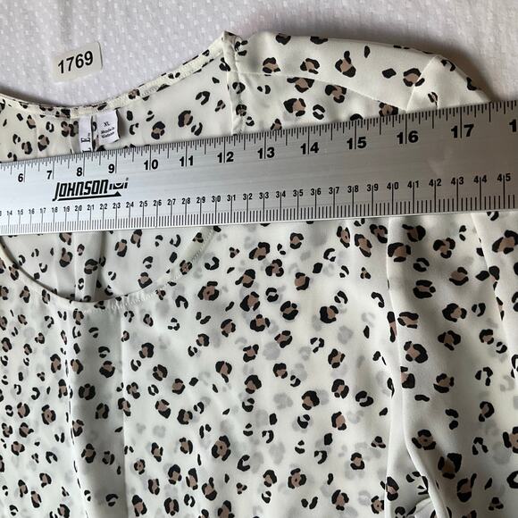 Elle Women’s 3/4 Sleeve Leopard Print Semi Sheer Blouse size XL, Off White - Picture 2 of 9